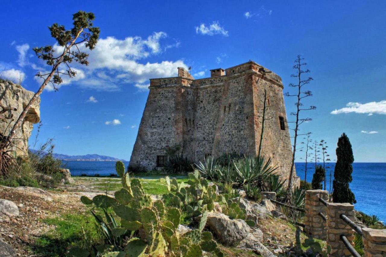 Tropical Andalusian place Almuñécar Exterior foto
